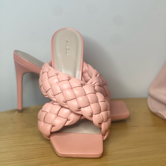 Aldo - Picture 9 of 12